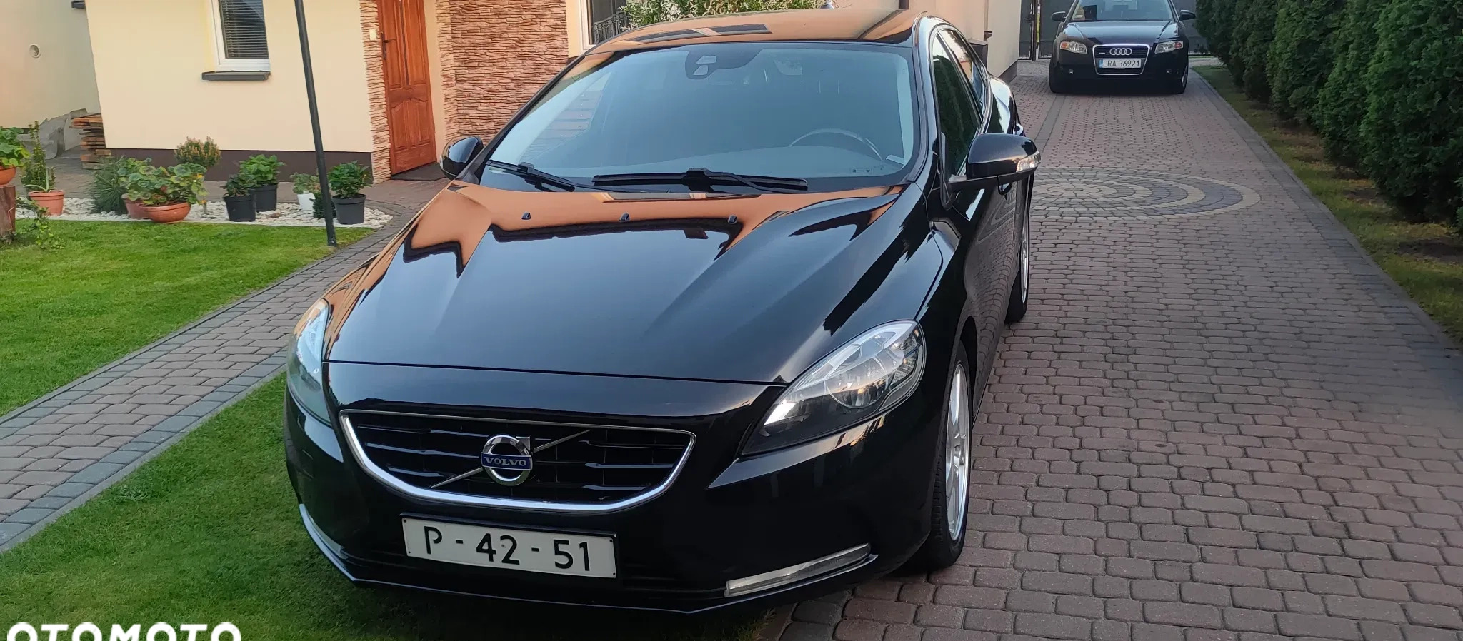 Volvo V40 cena 32900 przebieg: 208000, rok produkcji 2012 z Otmuchów małe 277